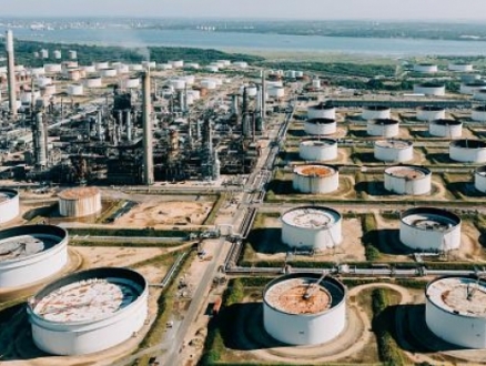 ارتفاع أسعار النفط وسط توقعات بزيادة العقوبات على روسيا