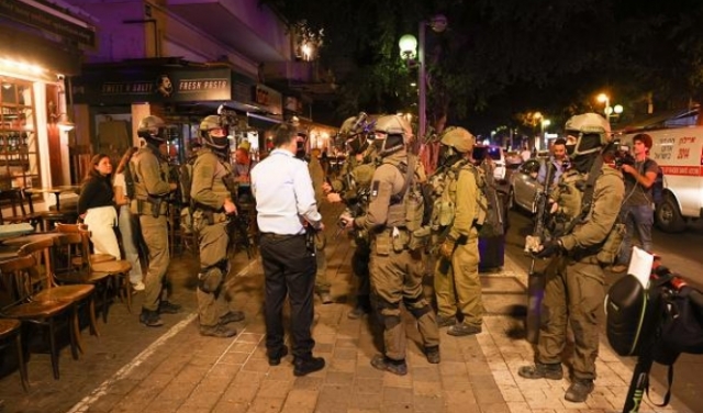 عملية تل أبيب: الاحتلال بحالة تأهب قصوى وتقييد الحركة بمنطقة جنين