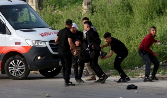 شهيد و31 إصابة في نابلس: اقتحامات واعتقالات بالضفة