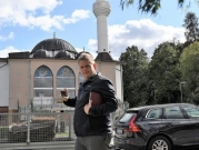 السويد: سياسيّ دنماركيّ يحرق نسخة من القرآن تحت حراسة الشرطة