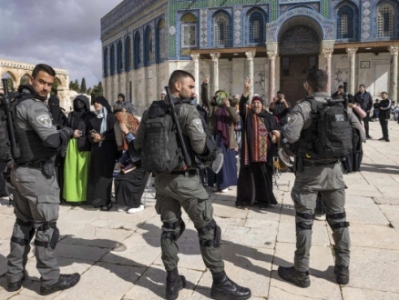 اقتحام الأقصى "سيُقصّر عمر المحتل": "المقاومة لن تحرف أنظارها عما يجري بالمسجد"