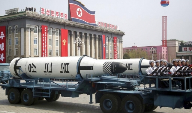 زعيم كوريا الشمالية يتعهد بتعزيز القدرات النووية لبلاده  
