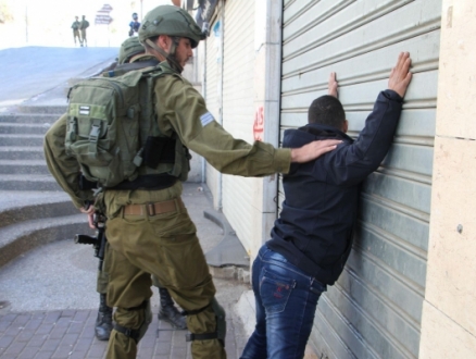 الرملة: اعتقال طفل بزعم "تخريب نصب لقتلى الجيش الإسرائيلي"