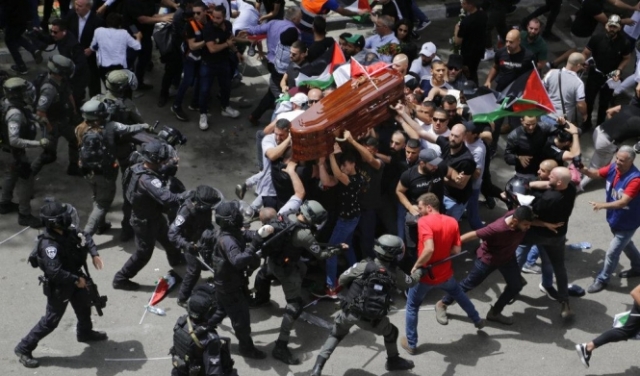  الاعتداء على جنازة شيرين أبو عاقلة: الشرطة الإسرائيلية تحقق مع ذاتها