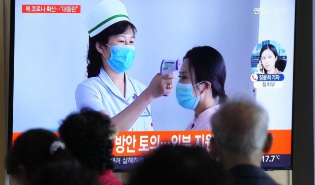 فيروس كورونا يتفشّى بكوريا الشمالية بعد تعتيم لعامين