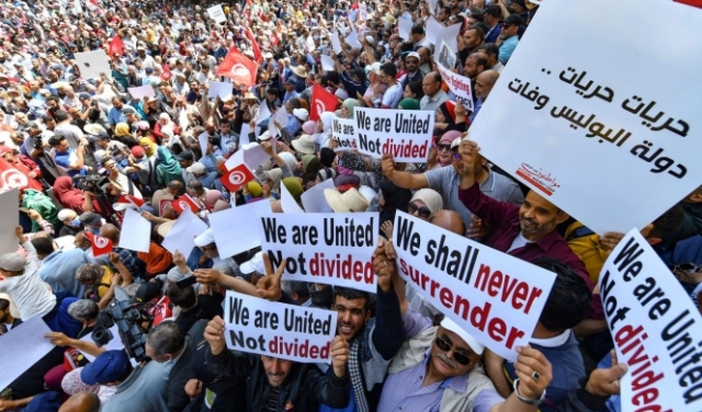 تونس: سعيّد يقصي الأحزاب من إعداد 