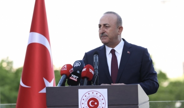 وزير الخارجيّة التركيّ يصل البلاد الثلاثاء: يلتقي خلال الزيارة عبّاس ولبيد