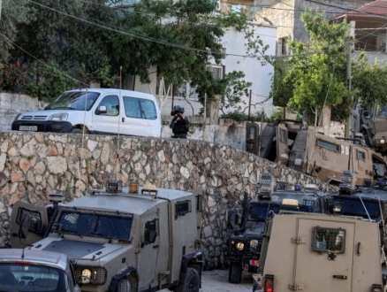 الاحتلال يعتقل 5 أشخاص في كوبر والعروب والكرمة