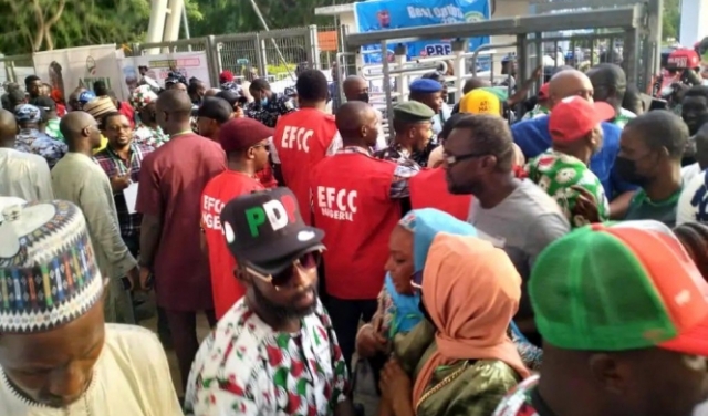 نيجيريا: مقتل 31 شخصا خلال حفل خيري لتوزيع الطعام