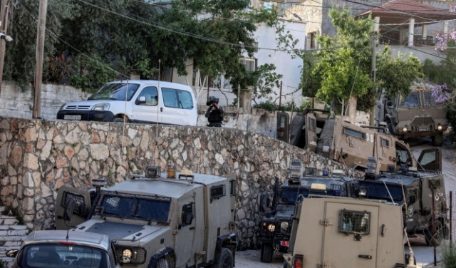  الاحتلال يعتقل 5 أشخاص في كوبر والعروب والكرمة