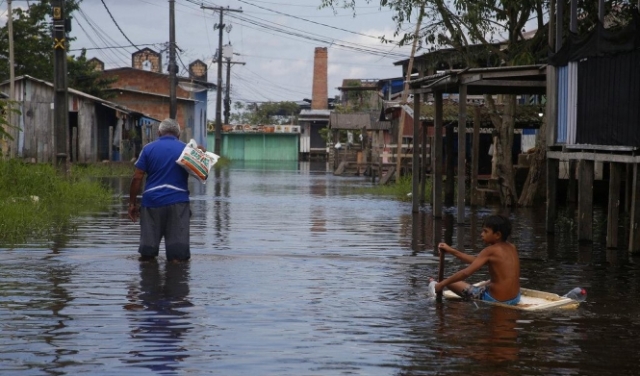 وفاة 34 شخصا غرقا جراء فيضانات بالبرازيل