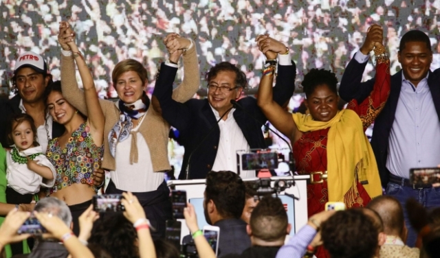 كولومبيا: اليساري بيترو يفوز بجولة الانتخابات الرئاسية الأولى