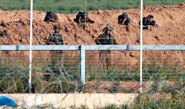 الاحتلال يعتقل ثلاثة أشخاص شرق خان يونس