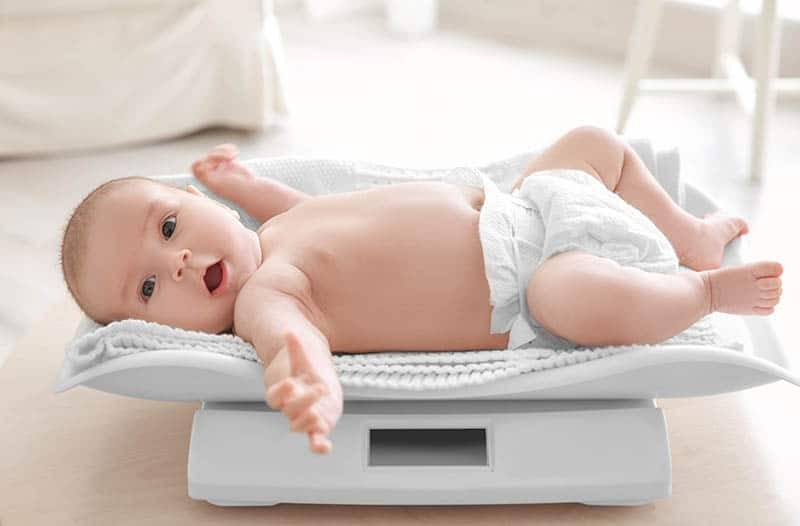 كيف يتم تحديد الوزن الأمثل لكل طفل؟