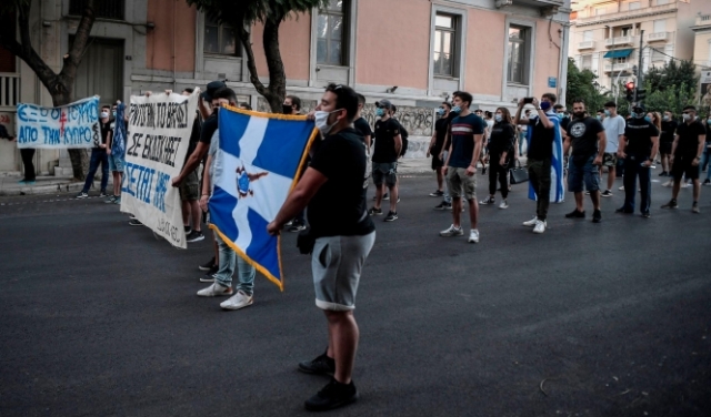 تركيا تستدعي السفير اليوناني وسط تصاعد التوترات