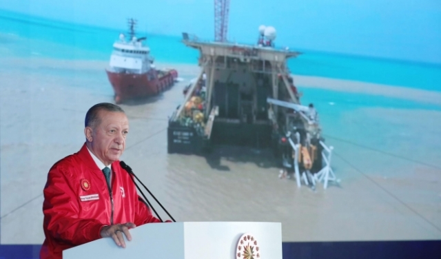 تركيا تبدأ باستخراج الغاز الطبيعيّ من البحر الأسود