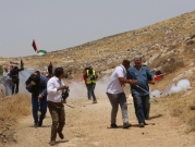 المستوطنون وجنود الاحتلال يمنعون فلسطينيين من الوصول إلى أراضيهم