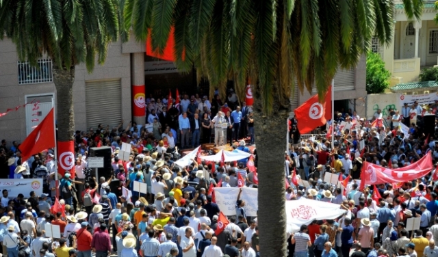 احتجاجات في تونس رفضا للاستفتاء على دستور جديد وتنامي المعارضة للسعيّد