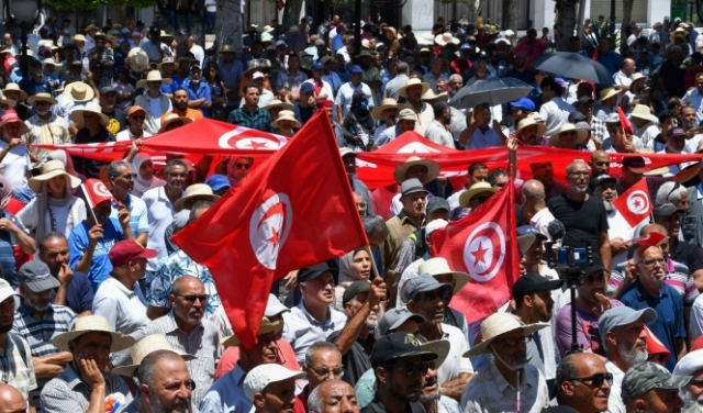 مظاهرة معارضة لسعيّد في تونس: 