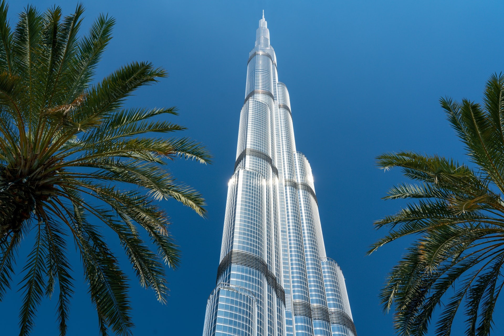 برج خليفة في دولة الإمارات ضمن إمارة دبي