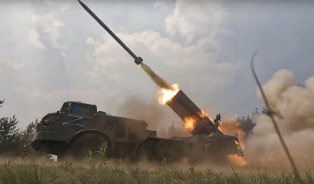 احتدام المعارك بشرق أوكرانيا وزيلينسكي يطالب الغرب بالمزيد من الأسلحة