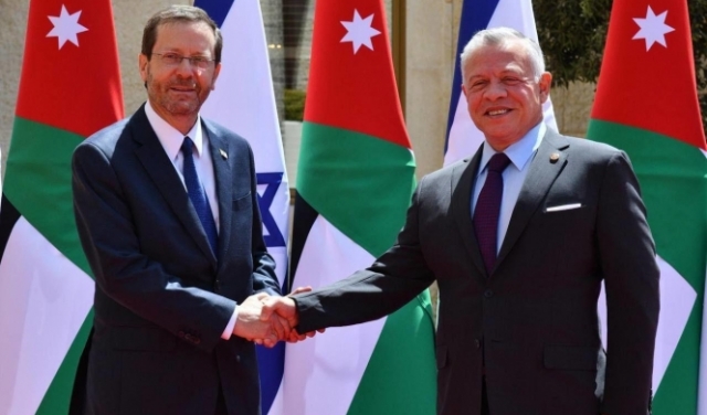 الرئيس الإسرائيلي يلتقي ملك الأردن في عمّان استعدادا لزيارة بايدن