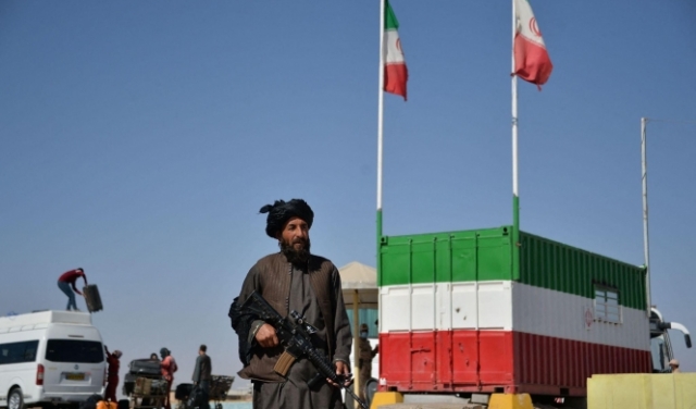 مقتل عنصر في حرس الحدود الإيرانيّ في 