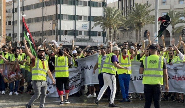 ليبيا: متظاهرون يقتحمون مقر البرلمان في طبرق
