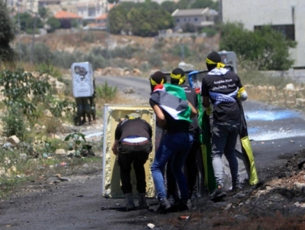 الضفة: إصابات وحالات اختناق في مواجهات مع قوات الاحتلال
