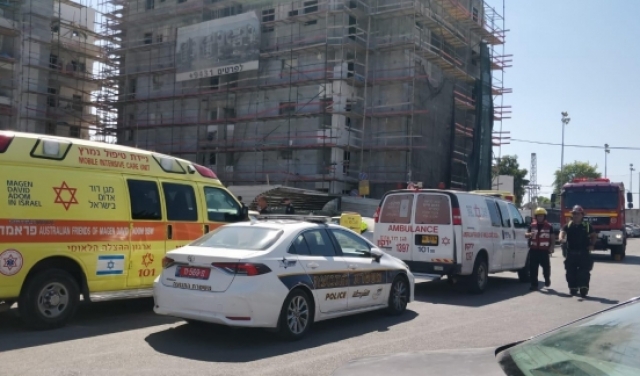 إصابتان خطيرتان لعاملين في حيفا وريشون ليتسيون