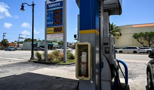تراجع أسعار الوقود عن أعلى مستوياتها في أميركا
