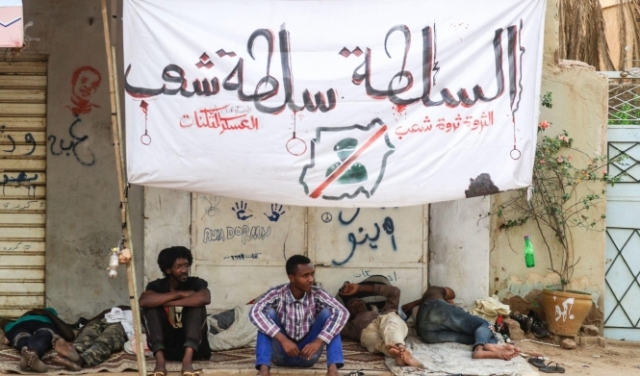 السودان: مقتل متظاهر ضد الانقلاب العسكري