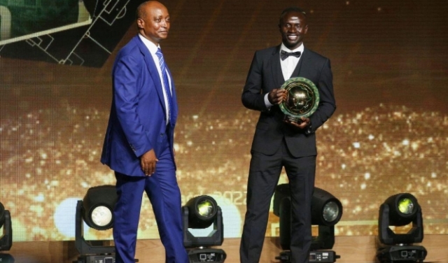 ماني يتفوق على صلاح ويحصد جائزة أفضل لاعب بإفريقيا