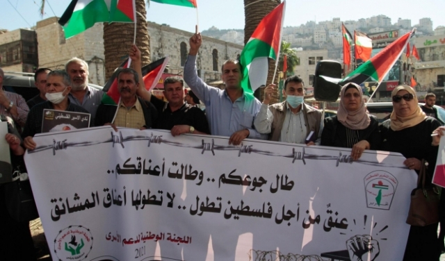 115 معتقلا إداريا بسجون الاحتلال يعلنون إضرابهم المفتوح عن الطعام