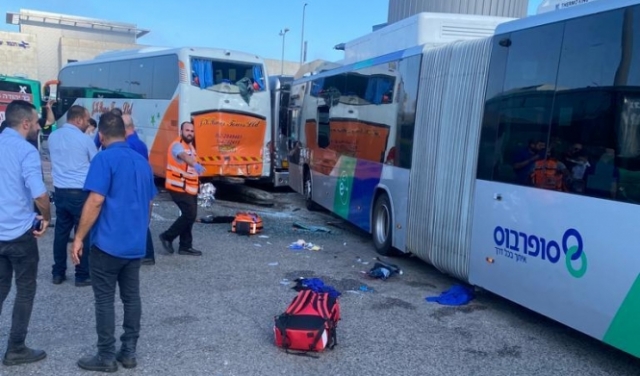 إصابة خطيرة لشخص دهسته حافلة في حيفا