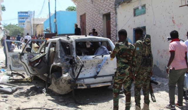 الصومال: 3 قتلى بينهم وزير ونجله في تفجير لغم