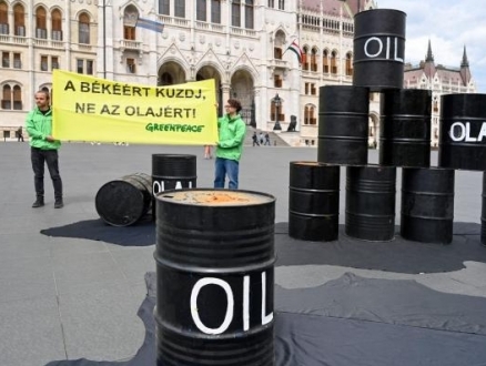 دول "أوبك+" تتفق على زيادة بسيطة في إنتاج النفط
