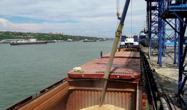 ثلاث سفن شحن جديدة محمّلة بالحبوب تغادر أوكرانيا