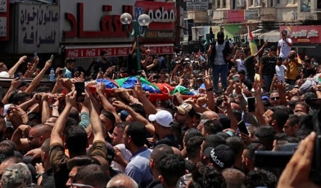عشرات الآلاف يشيعون جثامين شهداء نابلس  