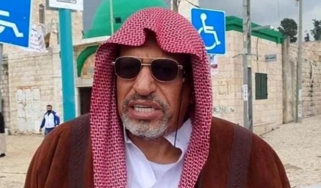 الشيخ يوسف الباز يشرع بإضراب مفتوح عن الطعام في السجن