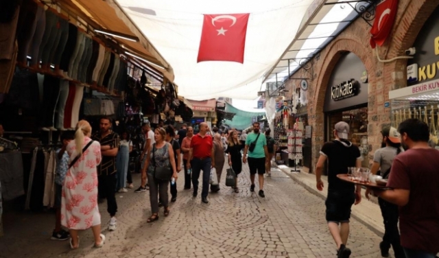 السياحة تدفع بخطة إردوغان لمعالجة الأزمة الاقتصادية في تركيا