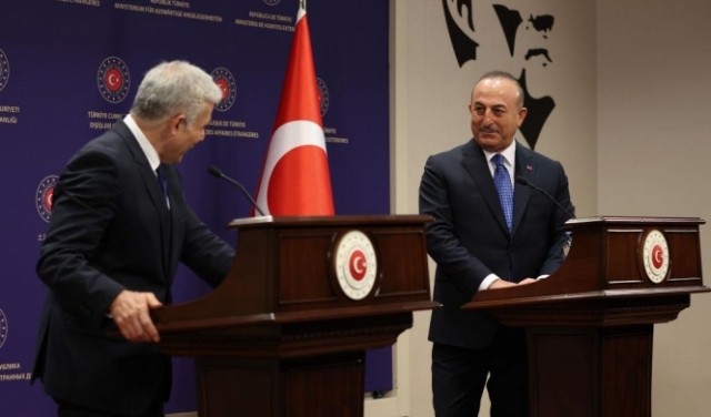 تشاووش أوغلو: السلطة الفلسطينية والفصائل ترحب بالتطبيع بين تركيا وإسرائيل