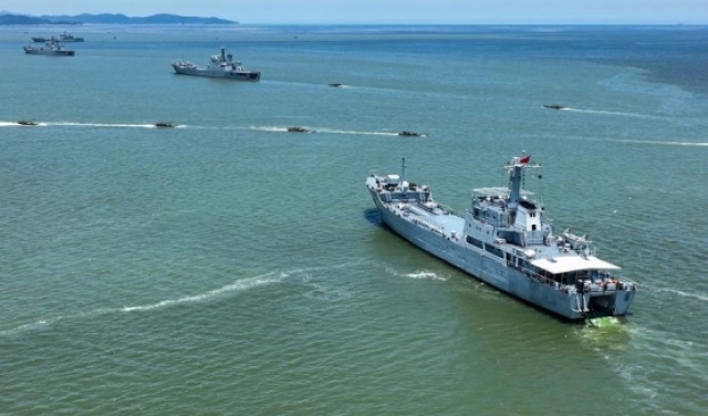 الصين تنشر طائرات عسكرية وسفن حربية حول تايوان