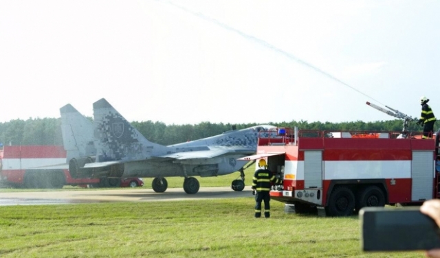 بولندا والتشيك تتعهدان بحماية سماء سلوفاكيا بعد تقاعد طائرات ميغ