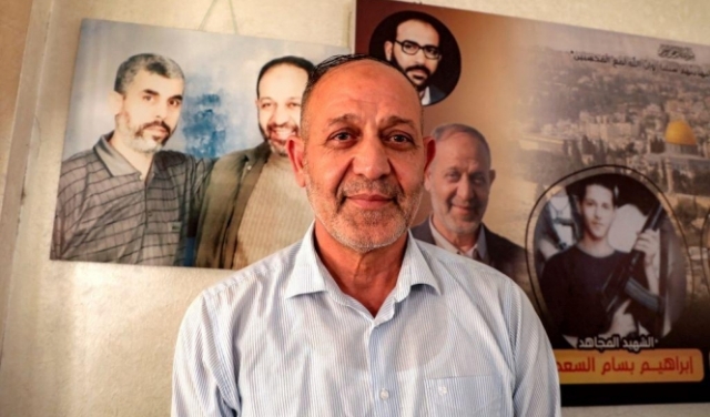 الاحتلال يمدد اعتقال الأسير بسام السعدي