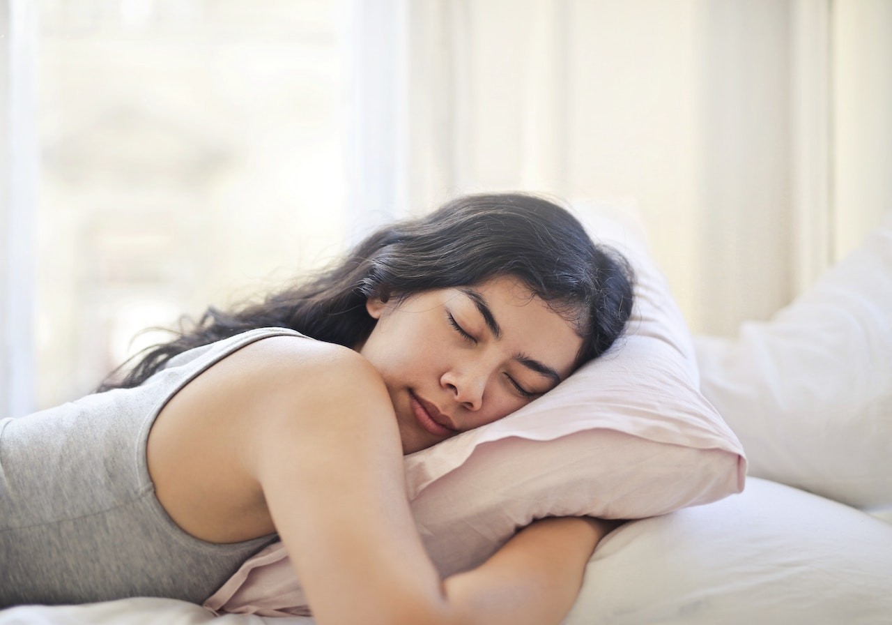 كيف نحرق السعرات الحرارية أثناء النوم؟