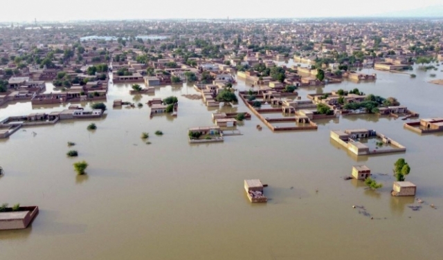 باكستان: ارتفاع حصيلة ضحايا الفيضانات إلى 1290