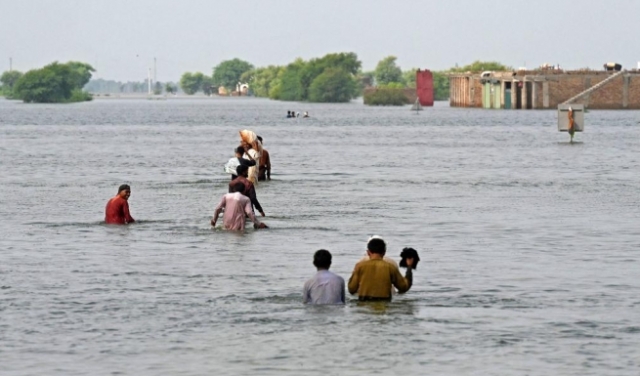 ارتفاع حصيلة ضحايا الفيضانات في باكستان إلى 1355