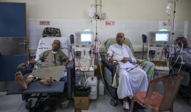 المرضى في غزة: موت بطيء يصارع مماطلة الاحتلال