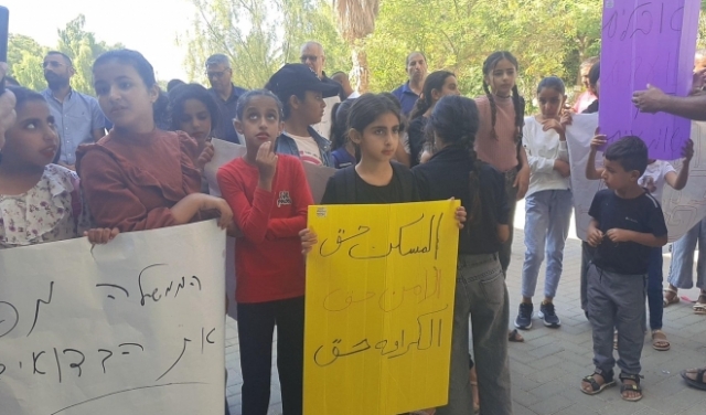 عائلة الدبسان في النقب تواصل الاحتجاج على الضائقة السكنية